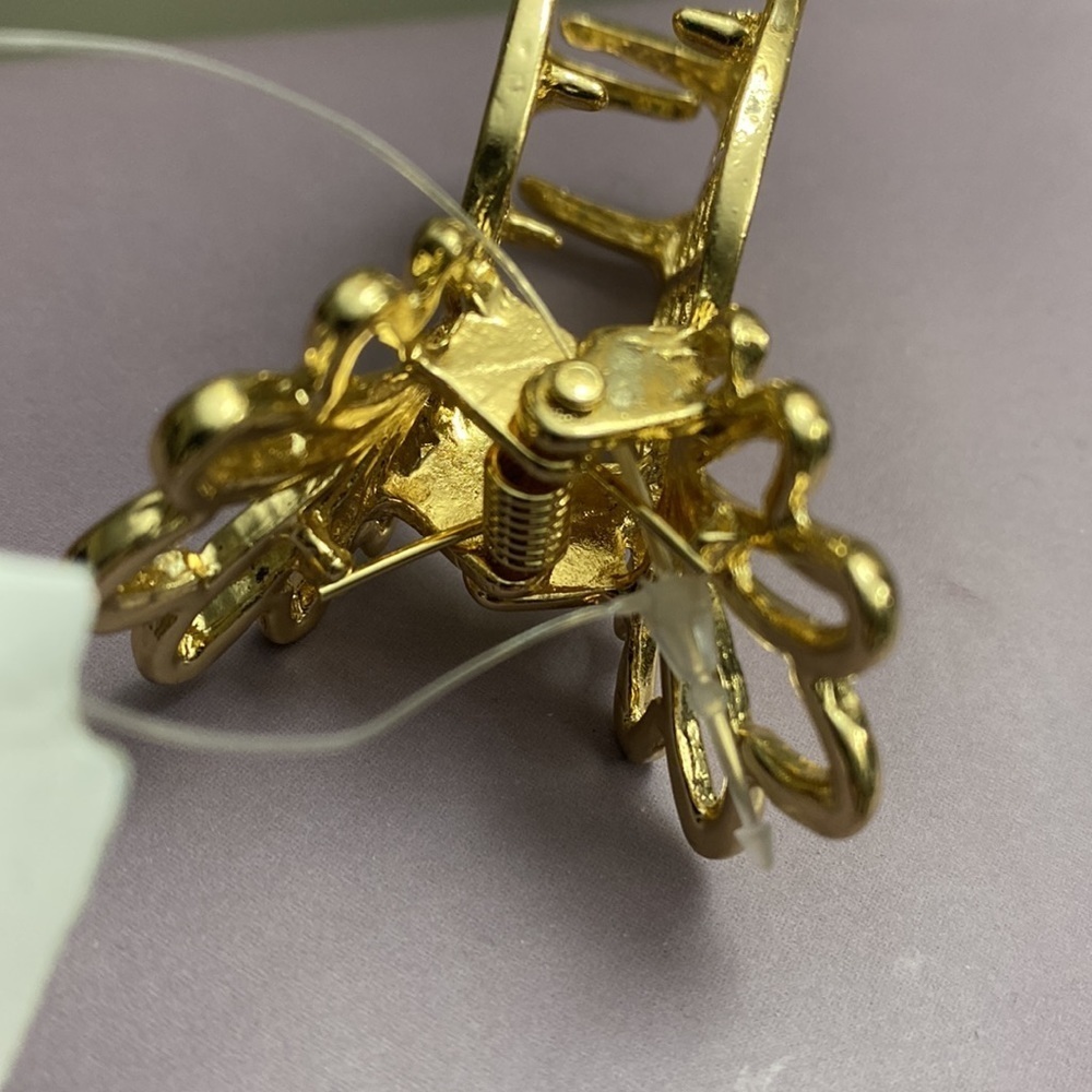 NWT 🍍 Madeline Pineapple Hair Claw Clip - Picture 8 of 8